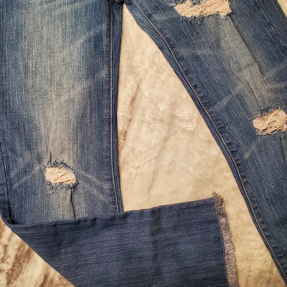 Numero Torn Blue Jeans - Picture 2 of 15